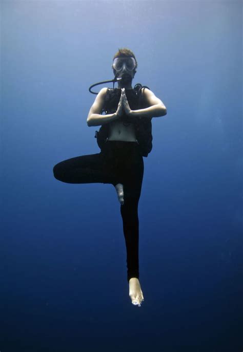 here s what yoga diving in bali looks like mindbodygreen