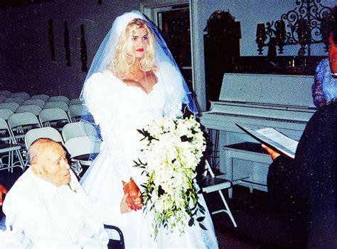 Anna Nicole Smith Marriage Pic – Dannielynn Smith – Jailbroke