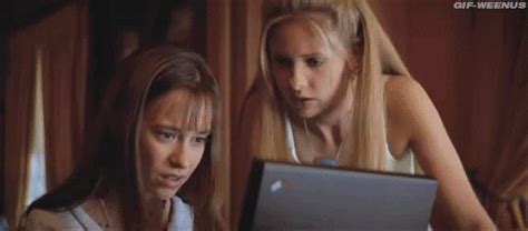 jennifer love hewitt film find and share on giphy