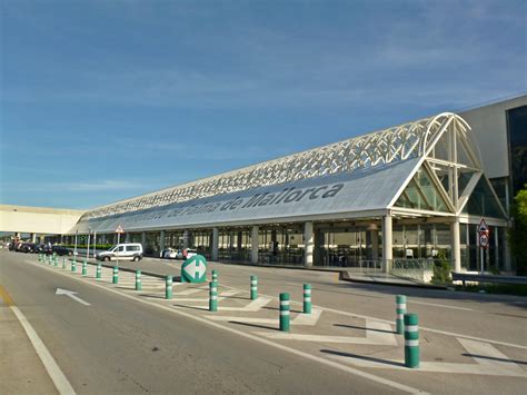 palma de mallorca airport set  record breaking day   passengers  saturday