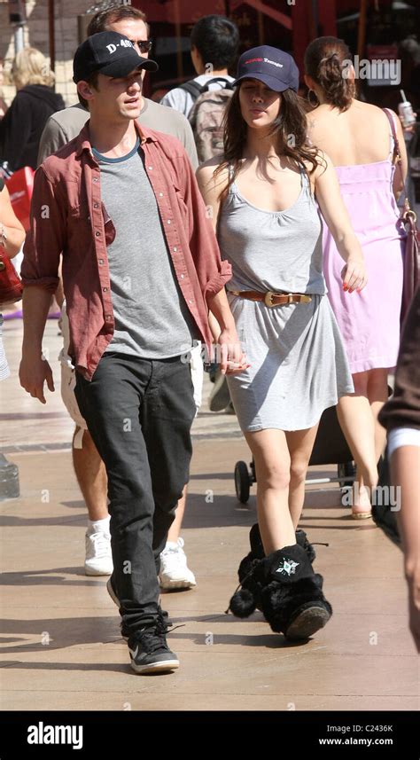 Daren Kagasoff With Jacqueline Macinnes Wood Going Shopping In