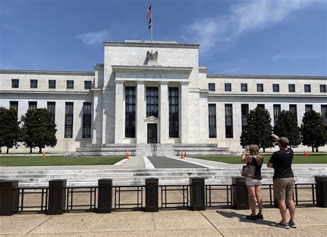 federal reserve  limit bond purchases   year  encourage