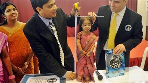 meet the world s smallest woman and her husband as they pose for photos