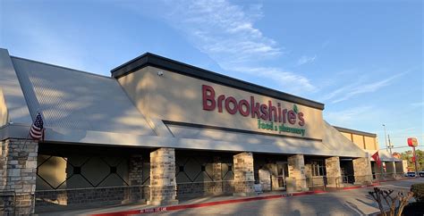 brookshire grand opening  feature updates hot meal