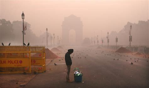 indian firefighters battle air pollution in new delhi wztv