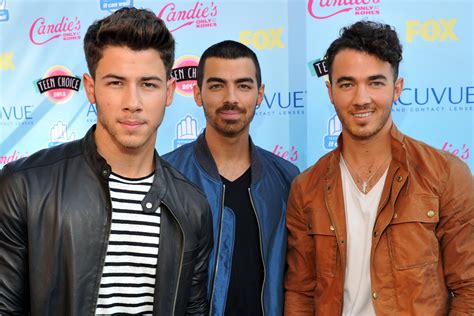 jonas brothers officially call  quits page