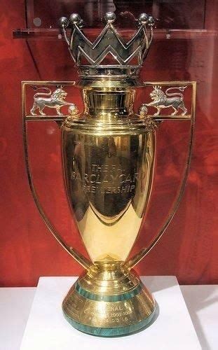 invincibles trophy    arsenal arsenal