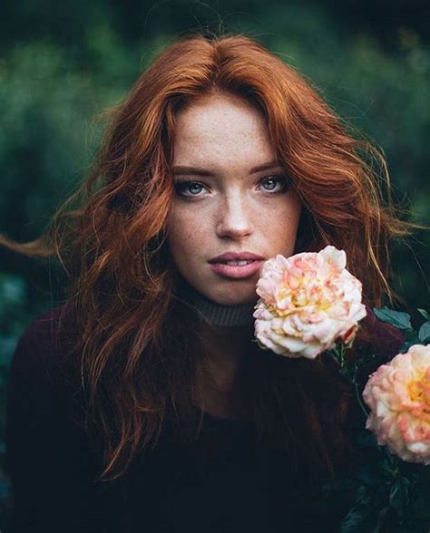 Livefolk Photo Red Hair Woman Red Lipstick Makeup