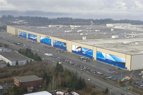 boeings everett plant  history   worlds wide body mecca part  airlinereporter