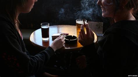 e cigs lead teenagers to smoking survey suggests bbc newsbeat