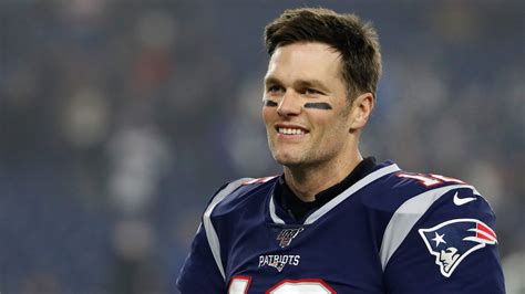 Tom Brady Works Out With Tampa Bay Buccaneers Teammates On Hs Field