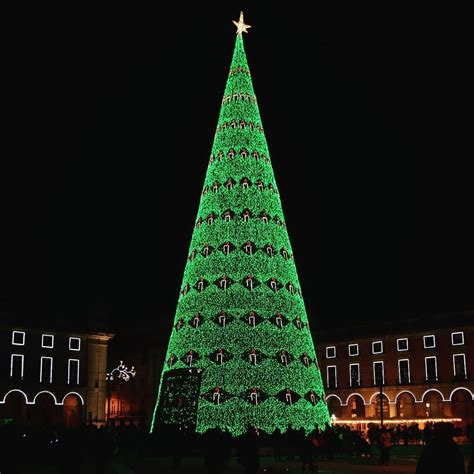 lisbon christmas tree   meters tall      led lamps arvoredenatal