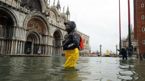 venice underwater  heavy rain  west australian