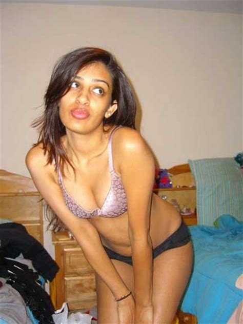 delhi ki sexy ladki ne apne chuche dikhaye antarvasna indian sex photos