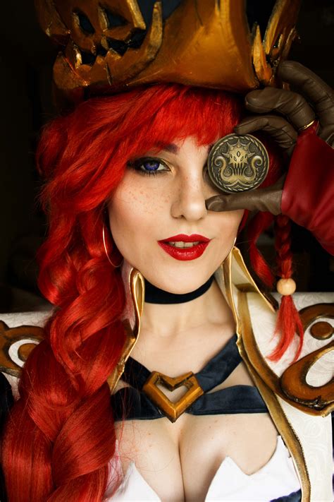 Captain Miss Fortune Cosplay Coser Hana