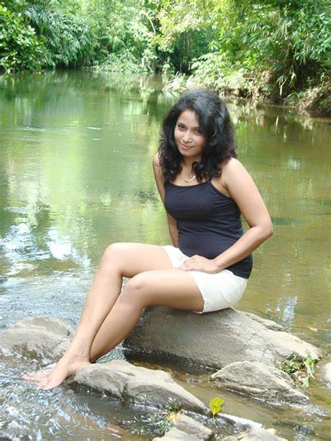 Theja Nadeeshani Hot Sri Lankan Actress And Models