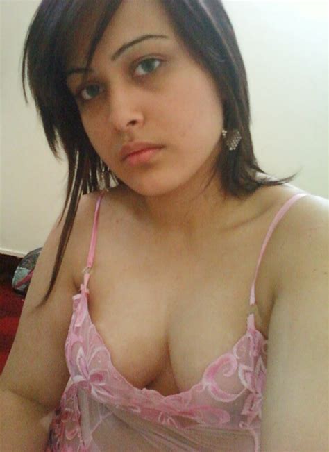 sexiest dancing super hot pakistani girl leaked cell phone photos in