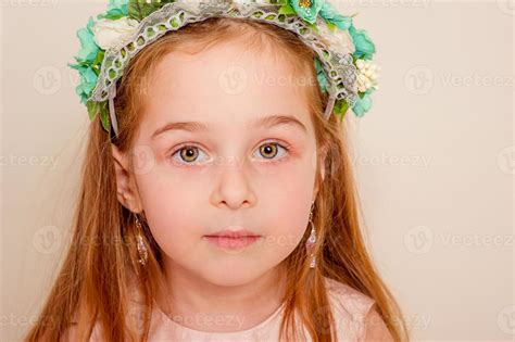 menina de  anos retrato de close  de uma crianca  foto de stock  vecteezy