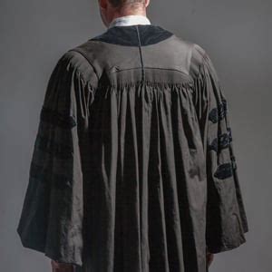 florida supreme court orders judges  wear black robes