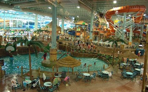 kalahari resort biggest indoor waterpark   fasts   mph  sandusky ohio