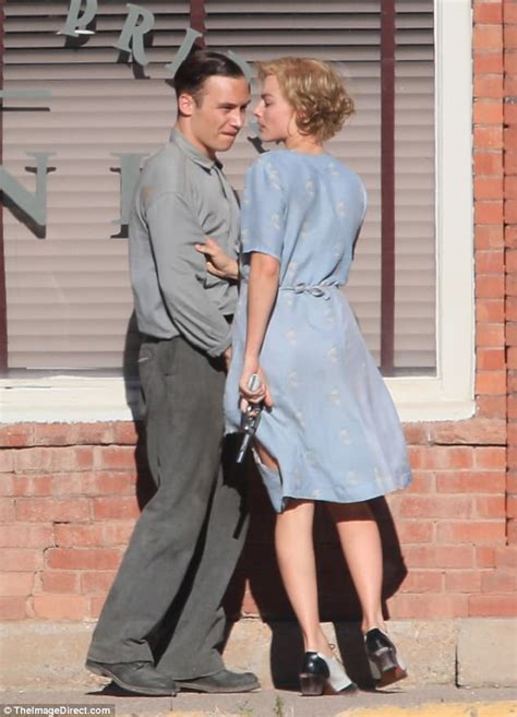 Margot Robbie Shares Steamy Kiss With Co Star Finn Cole Daily Mail Online
