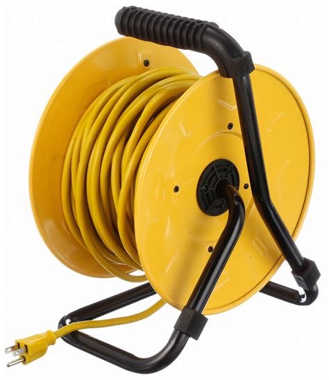 lumapro extension cord reel hand operated  ac quad receptacle