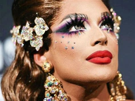 Ella Es La Primera ‘drag Queen’ En Protagonizar Campaña De Famoso