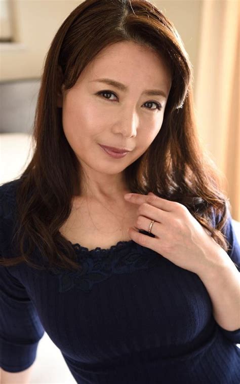 Yumi Beautiful Asian Women Milf Asian Woman Asian Beauty Idol