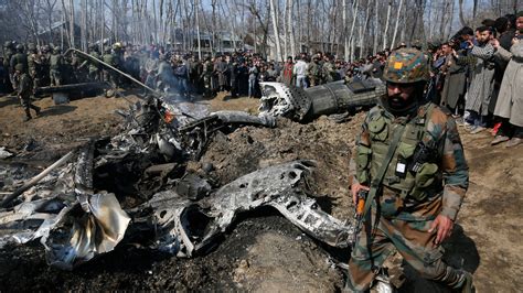 imran khan  pakistan  release indian pilot seizing publicity