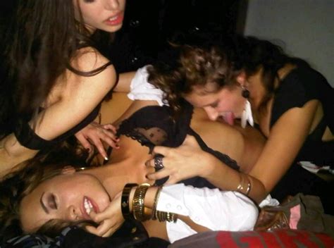 demi lovato porn sex lesbian nude leaked infamous hack celebrity leaks scandals sex tapes