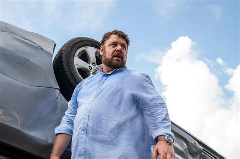 theatrical review russell crowe  unhinged  intense road rage thriller parker