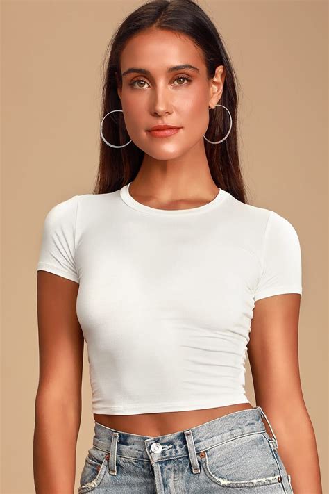 White Crop Top Outfit Cropped White Tee Crop Top Outfits White Tees