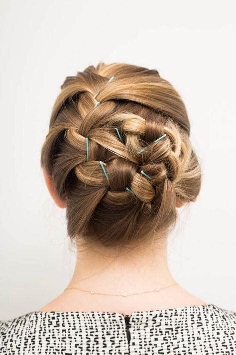 40 Amazing Bobby Pins Hairstyle Ideas To Transform Your Look Blurmark