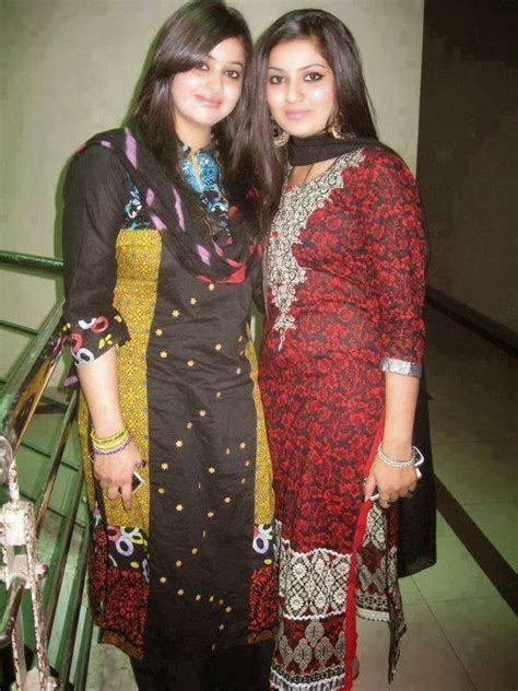 Pakistani And Indian Desi Girls With Friends Photos