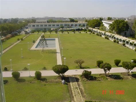 beautiful places university  karachi
