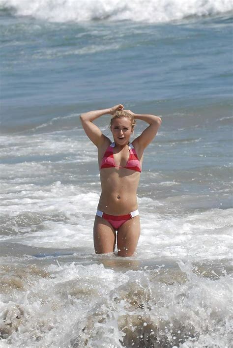 hayden panettiere camel toe and sexy pics 12 pics