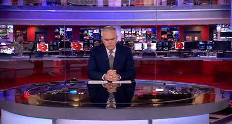 Bbc News Anchorman Sits Quietly For Four Minutes While Newscast Crashes