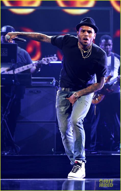 Chris Brown Flashy Dance Moves At Iheartradio Music Festival Photo