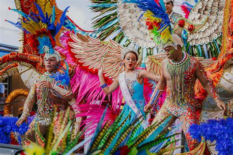celebrate aruba carnival  casiola