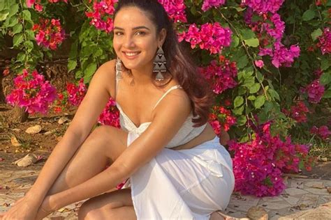Jasmin Bhasin S Stunning Pictures Leave Her Looking Like No Less Than A