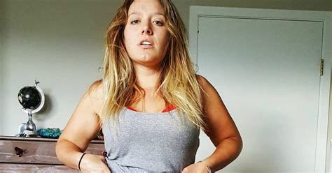 mom sells sexy selfies online and makes more money thank a lot of us