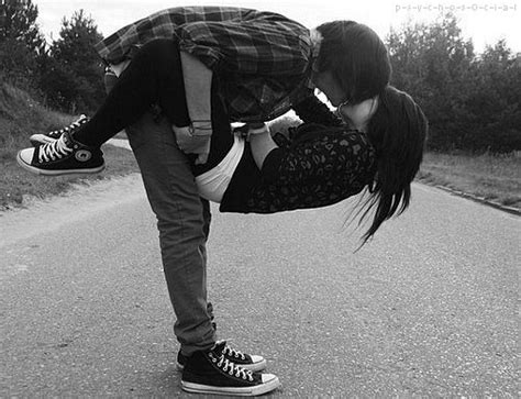 Pin By Kiersten On Love Cute Emo Couples Emo Couples Scene Couples