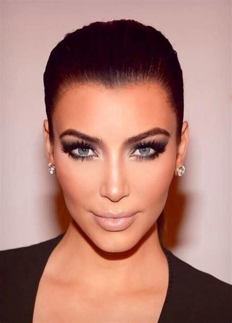 Robert Kardashian Eye Color