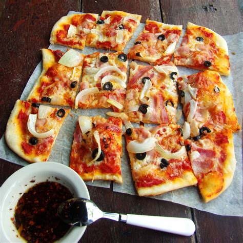 bacon  mozzarella thin crust pizza