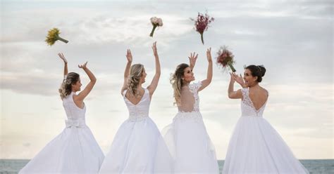 5 epic bouquet toss ideas and alternatives that are just