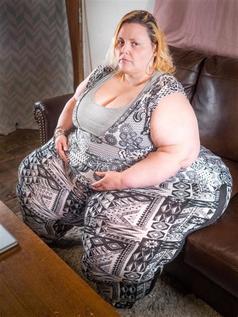woman who weighs 38 stone vows to keep eating so she can have the world