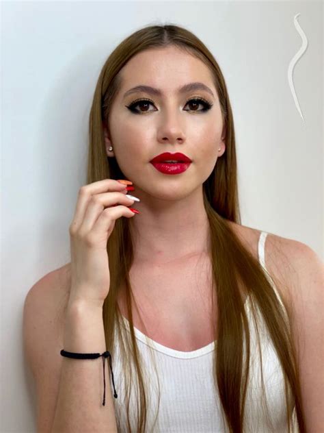 Dannia Ramirez A Model From Mexico Model Management