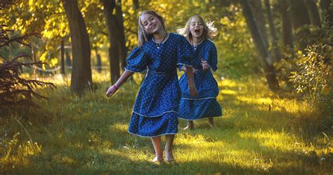 identical twins are genetically different according to new research