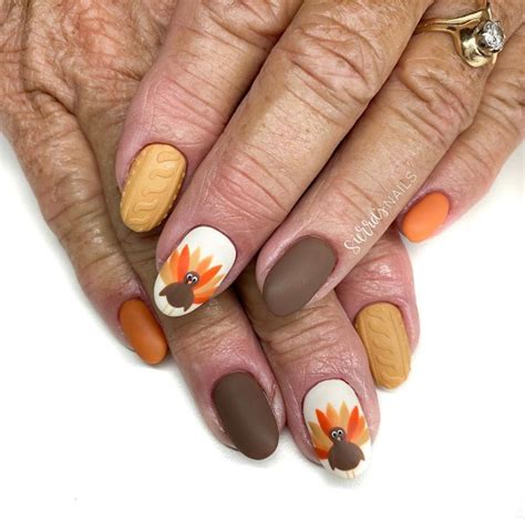 30 Stunning Thanksgiving Nail Design Ideas For 2020 The Glossychic