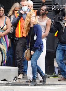 Amy Adams Films Scenes For New Hbo Show Sharp Objects